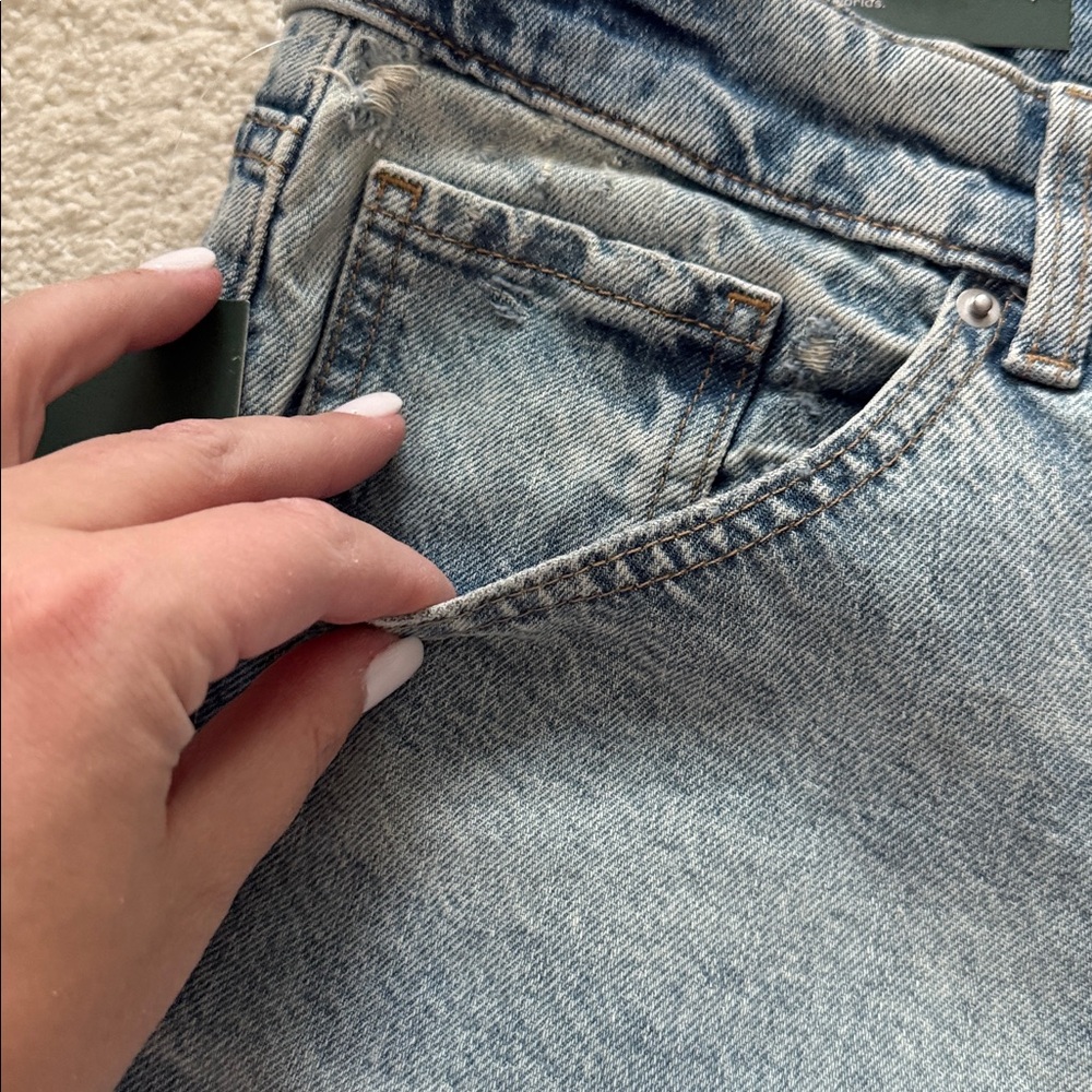 NEW- Wild Fable Easy Rigid Mid Rise Denim Shorts - Picture 3 of 10